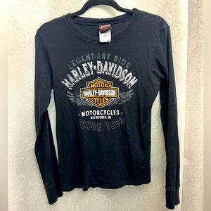 Harley-Davidson long sleeve t-shirt. Thumb holes in sleeves.